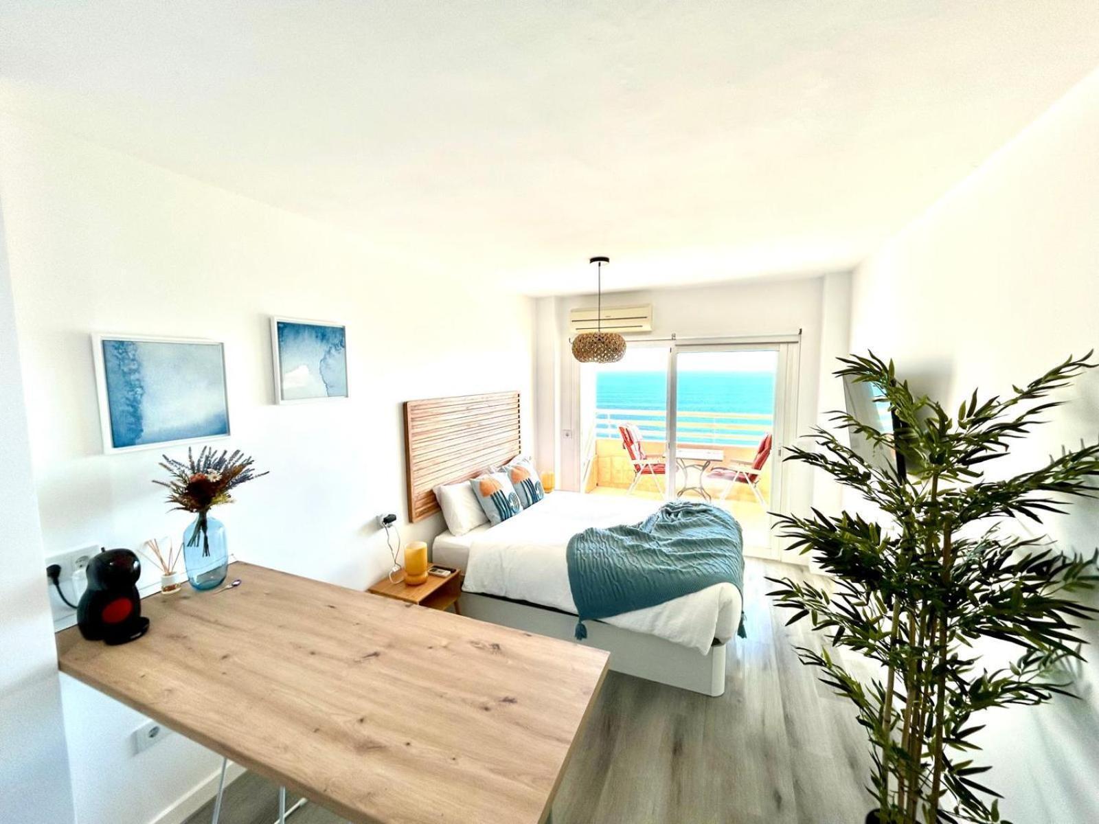 شقة Stella Maris - Amazing Frontal Sea Views With Pool & Terrace By 10Tosea فوينخيرولا المظهر الخارجي الصورة