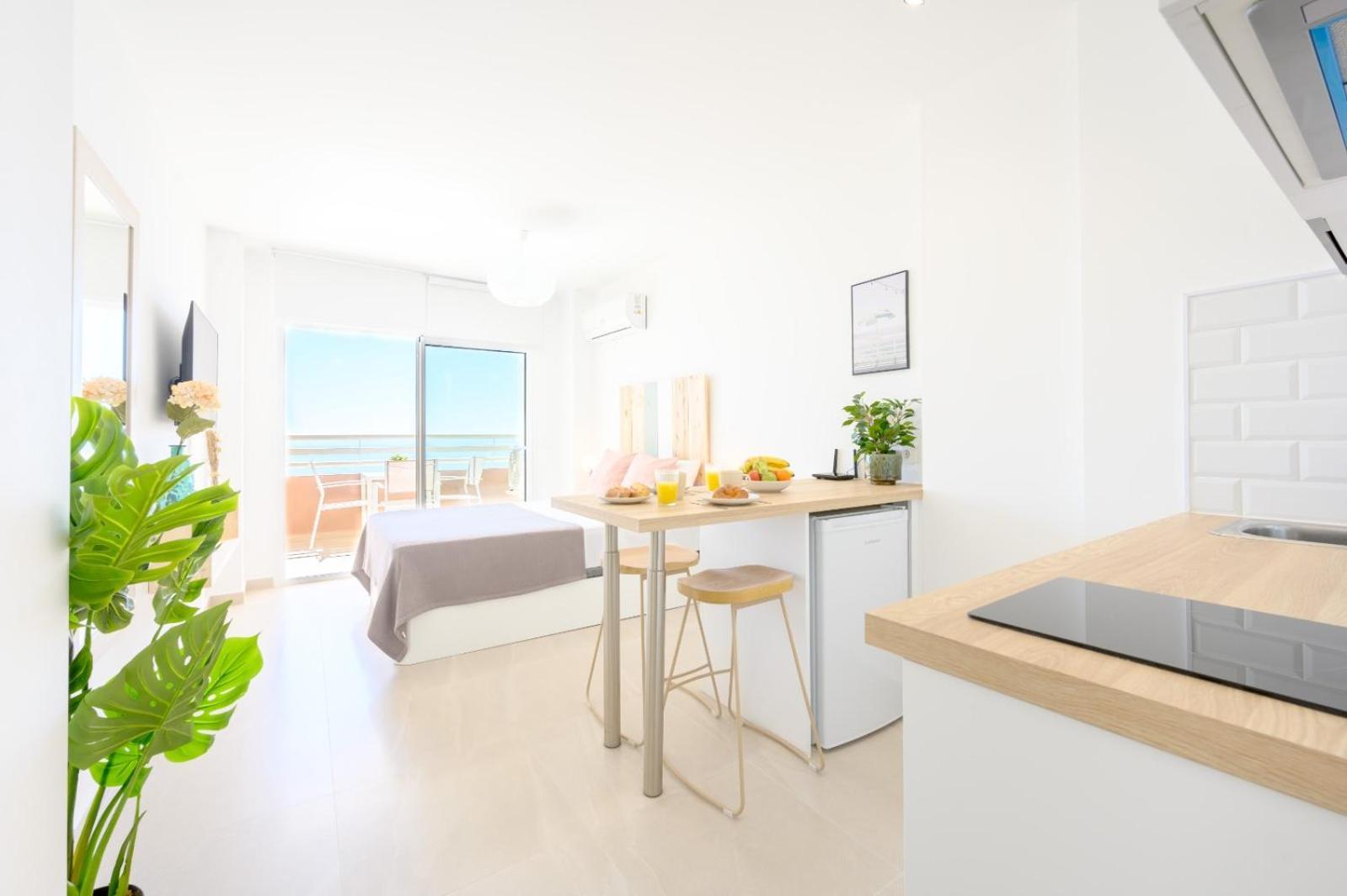 شقة Stella Maris - Amazing Frontal Sea Views With Pool & Terrace By 10Tosea فوينخيرولا المظهر الخارجي الصورة