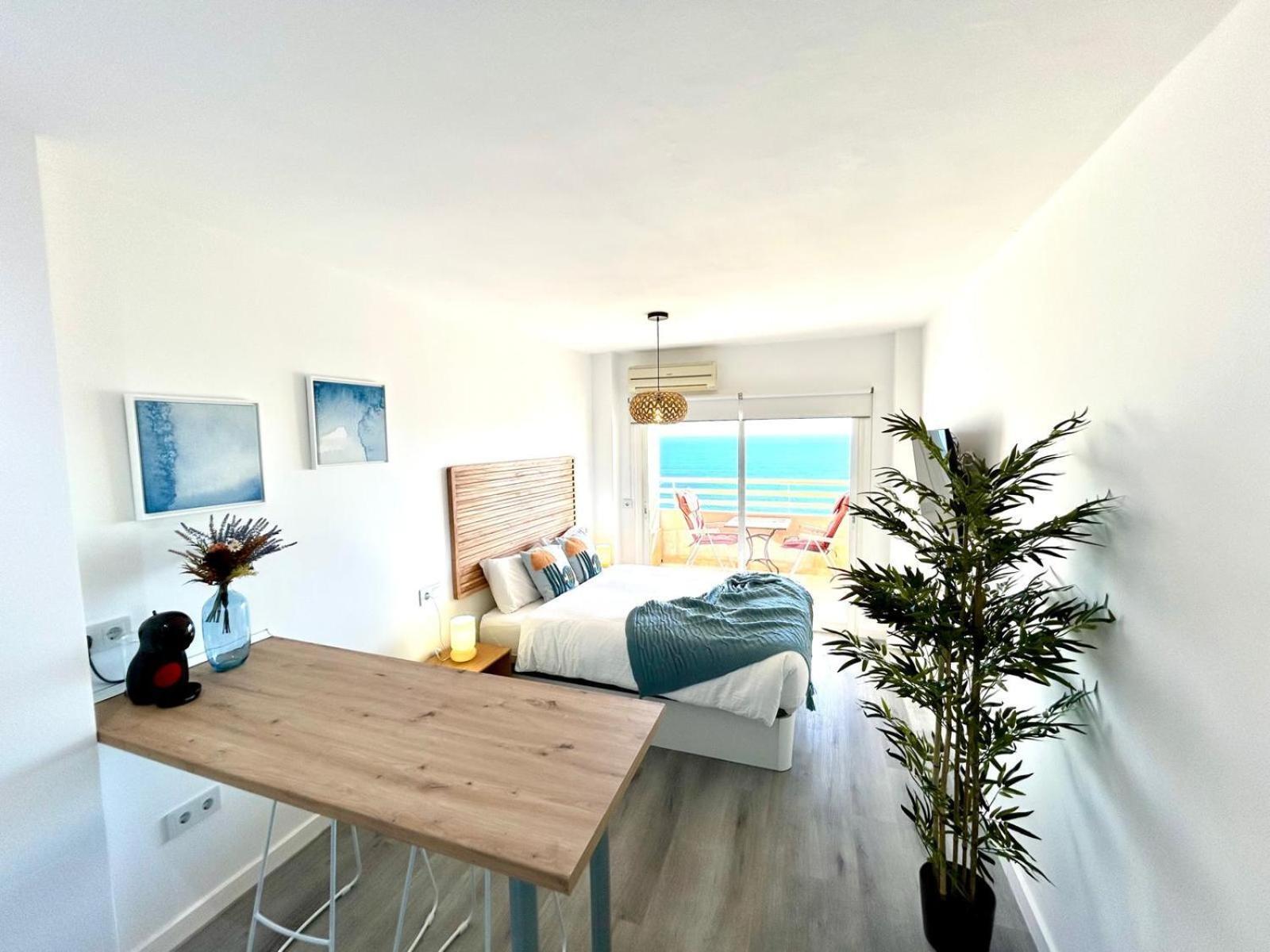 شقة Stella Maris - Amazing Frontal Sea Views With Pool & Terrace By 10Tosea فوينخيرولا المظهر الخارجي الصورة