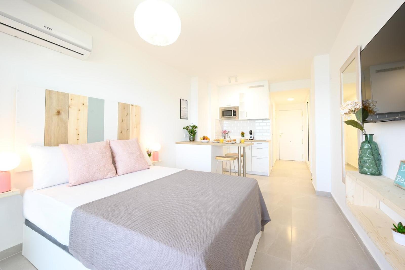 شقة Stella Maris - Amazing Frontal Sea Views With Pool & Terrace By 10Tosea فوينخيرولا المظهر الخارجي الصورة